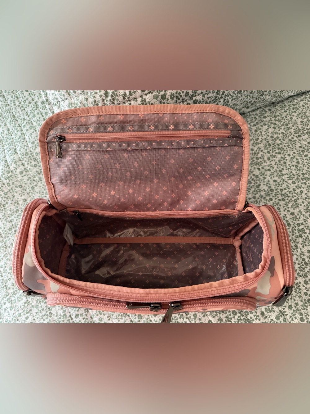 Lug Duo Trolly Bag in Camo Rose pattern - NWT - Picture 6 of 10
